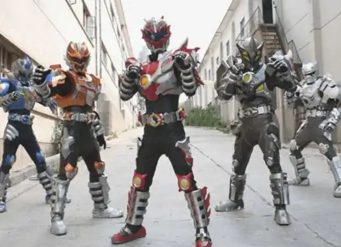 铠甲勇士演员都咋样了雪獒侠成褚嬴,风鹰侠销声匿迹
