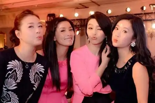 张庭40亿豪华仓库曝光,她有多有钱