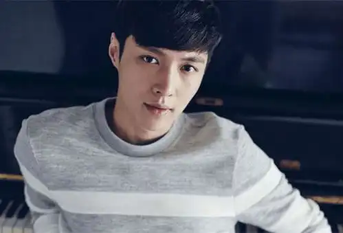 爱国小鲜肉,成龙叫他哥,黄渤吃他剩菜,孙红雷给他介绍对象