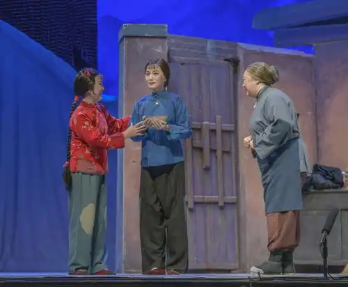 现代京剧红灯记剧照
