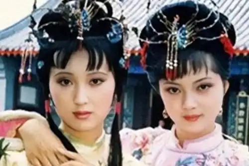 黛玉和宝钗谁是诗魁浪漫的海棠社竟是一场阴谋,黛玉鏖战群金钗