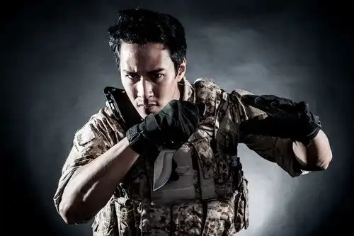 徐嘉雯是怎么回应出演战狼2临时加价的
