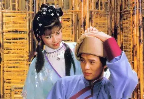 盘点翁美玲的荧幕情侣剧照,和苗侨伟合作演情侣多达四次
