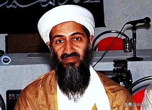 本拉登流亡经历带超多大尺度影片,临终前在床上抱着年轻的妻子
