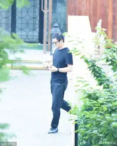 组图笑傲江湖冲盈cp再聚李亚鹏许晴组饭局窦靖童相伴
