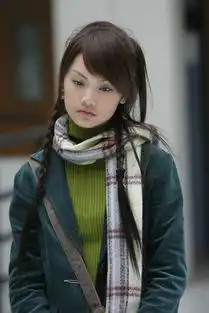 恶魔在身边里齐悦的那个发型是怎么弄的就是下面辫子上面怎么弄