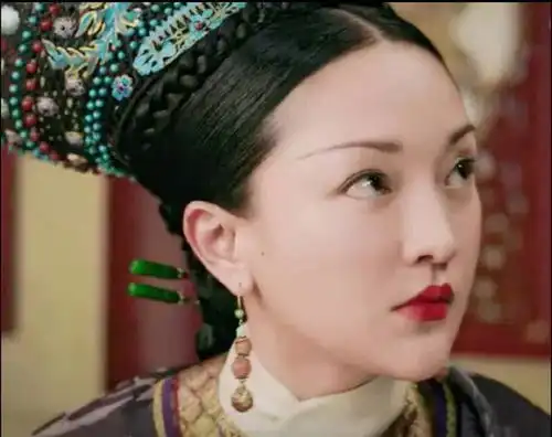 凭一张照片进娱乐圈,拿遍金马金鸡金像奖,如今却因为变丑被嘲笑