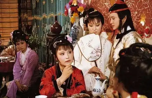 史湘云四进贾府,为何越来越不受待见她的请客彻底惹怒贾母