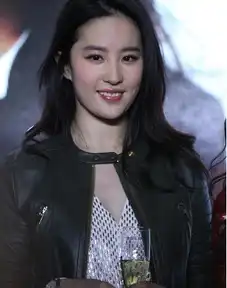 周冬雨余文乐谭松韵刘昊然谈恋爱年龄不是事
