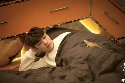 黄金瞳开播,张艺兴演技遭遇冰火两重天,粉丝一直在进步