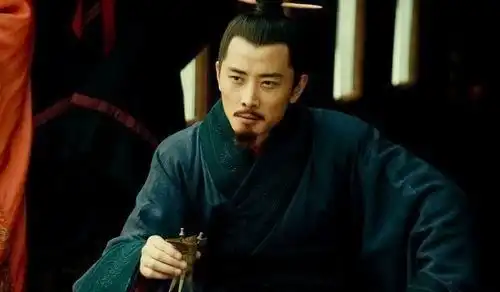 假如汉献帝刘协逃出京城,他会去投奔刘备吗刘备会怎么对他
