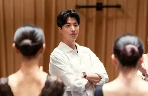 把工资卡交给婆婆的人,后来都过得如何了现实太扎心