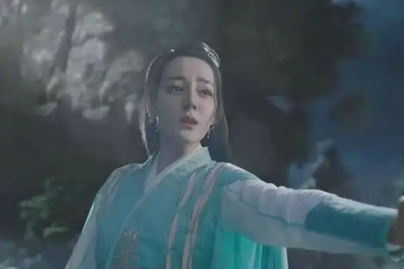 与君初相识你可能永远都不知道,伤你是她对你最深的爱
