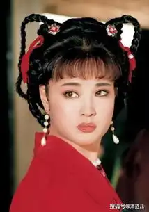 39岁董洁演18岁少女,脸部下垂眼神疲惫,太违和了