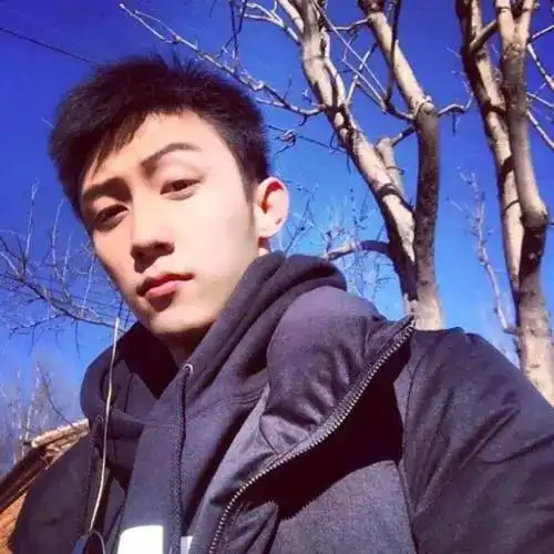 黄景瑜前任自杀未遂此前多次控诉的时间都很特殊,这次更是用生命来锤渣男
