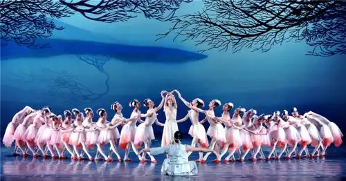 又一热门演出开启驻演模式来上海夜游,原来选择那么多
