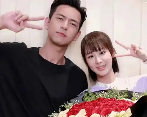 杨紫30岁生日,李现连续5年为其庆祝,怕被误会称呼她老师
