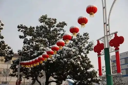 放眼枣矿大红灯笼高高挂,浓浓年味滚滚来