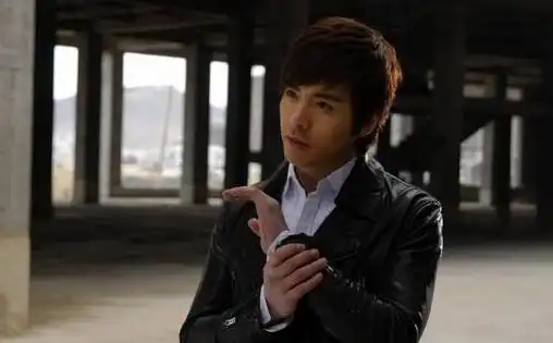 只知蔡徐坤演过小魔仙殊不知这位著名主持人,竟演过铠甲勇士
