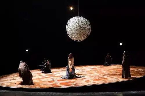 演出推荐哈姆雷特,怎么穿越现代指导人生
