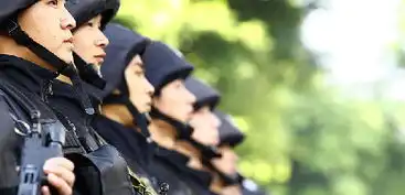 东莞500警力巡游震慑犯罪分子
