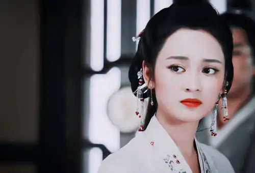 香蜜沉沉中王一菲被质疑整容,公布童年照,天生丽质难怪会红
