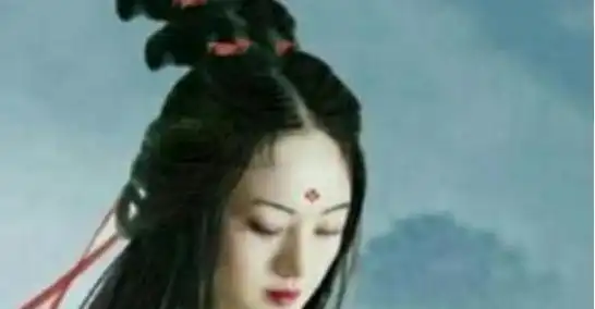 化上凤九妆,郑爽惊艳,景甜违和,她的装扮惊为天人超越原版
