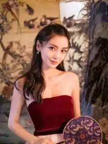 杨颖这次真的惊艳,长发披肩身穿抹胸长裙,30岁美的像个娃娃

