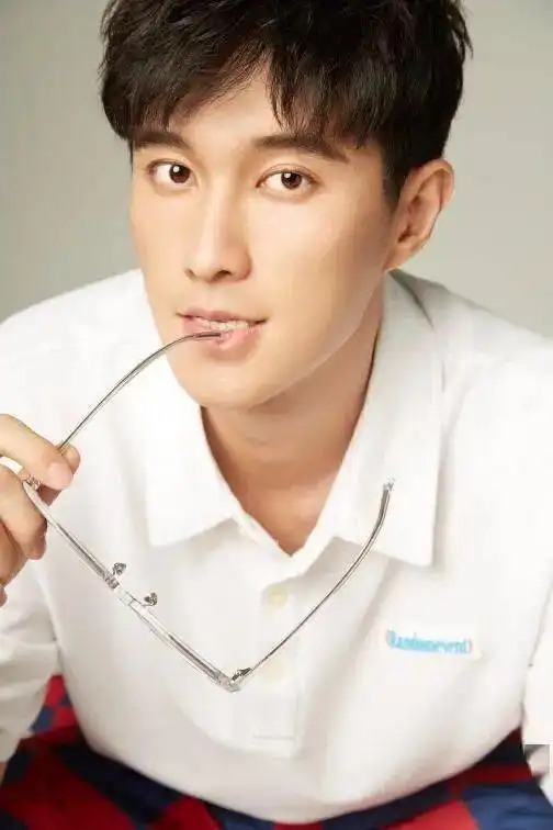 今晚2000余生,请多指教舞台呈现效果满分,制作团队不容小觑
