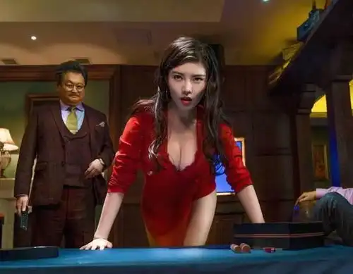 大嫂徐冬冬身材太火辣致广告商被调查,情路坎坷遭2任男友家暴
