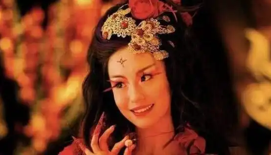 火鬼王一眼认出,却没有认出邓超,当年这一部戏果然卧龙藏虎