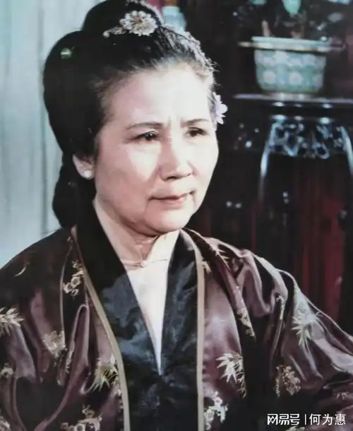 红楼梦最无耻的官家小姐既污秽了肉体,也弄脏了灵魂
