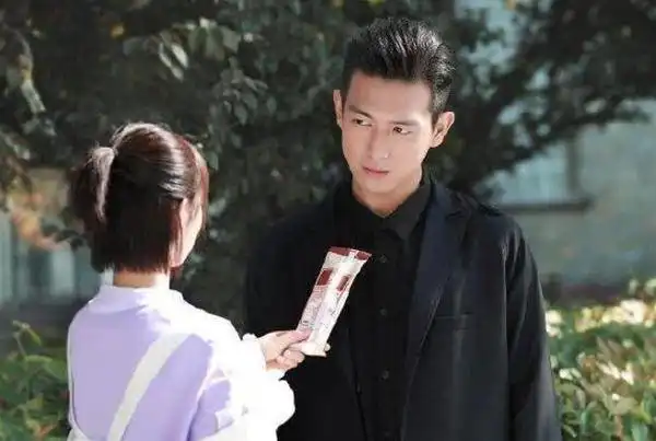 亲爱的走红三大帅哥,最有魅力是他,已超越明星叔叔李亚鹏
