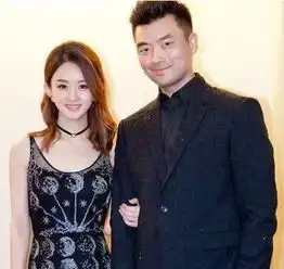 赵丽颖与前经纪人闹矛盾,赵丽颖取关对方被网友批评过河拆桥