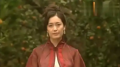 橘子红了二太太想亲近大太太,结果碰了一鼻子灰,小瞧对手了
