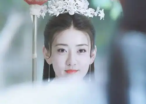 影星梁洁精选横版剧照20张