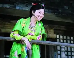 闫妮从草根演员到大腕明星
