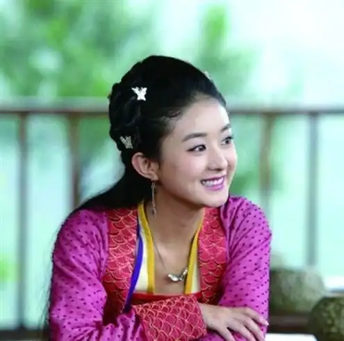 6年后赵丽颖再穿唐装,女孩vs女人差距,网友不愧当妈了