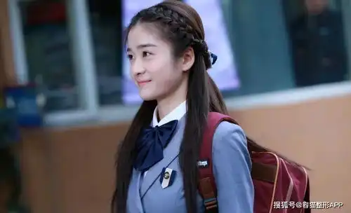 从当红小花变成全网黑,张雪迎做错了什么
