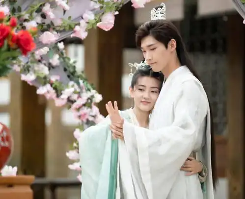 梁洁一人分饰三角,双世宠妃3首播放了8集,甜宠剧情停不下来