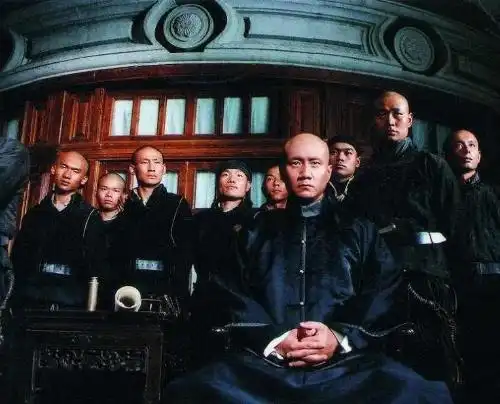 谁能给几张十月围城的剧照