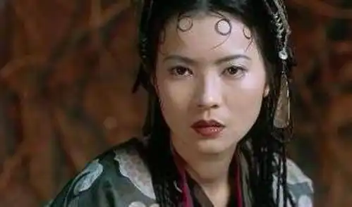 粤语大话西游里吴孟达和蓝洁瑛的对话挺搞笑的
