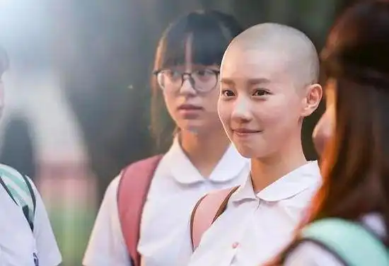 娱乐圈中的拼命三郎,为演好戏剃成光头今靠知否总算红了
