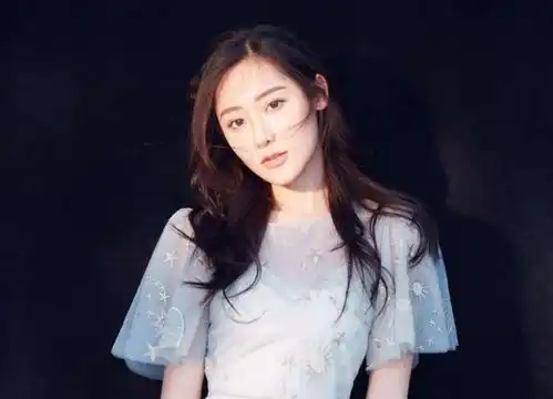 来自甘肃的20位女星,个个貌美如花,谁才是你心目中的女神
