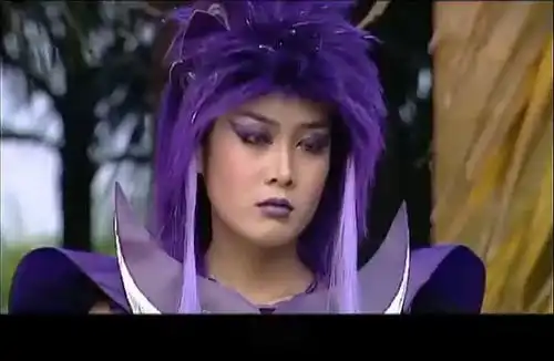 小蓝姐姐和黑魔仙小月开始用魔法打架了,你还记得两人魔法的口诀吗
