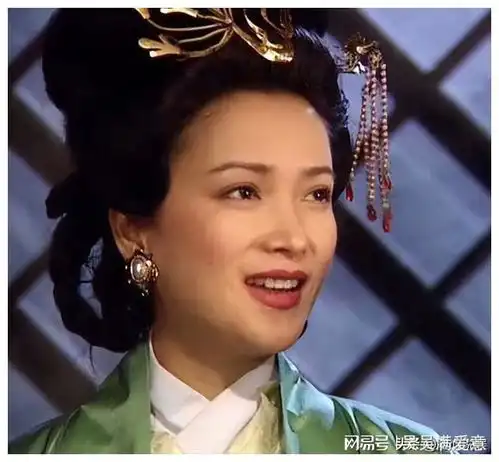 从女星颜值巅峰看花期55岁的许晴似少女,73岁刘晓庆是少女