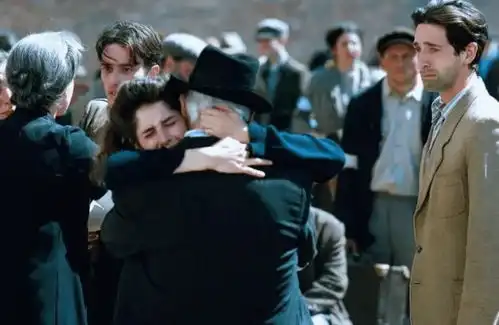 钢琴家瓦拉迪斯是怎么从战争中活下来的
