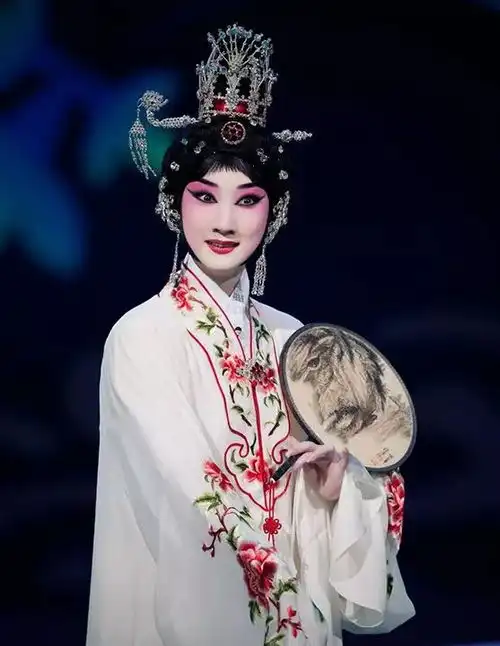 中国戏曲千古多情,唱的美,词更美
