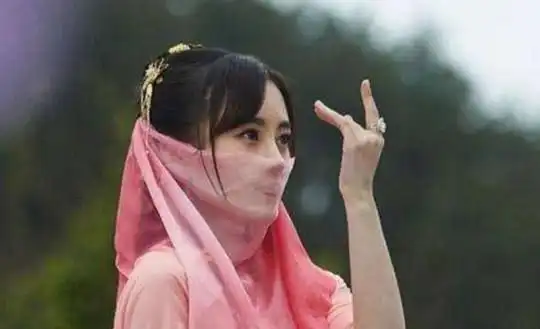 没有人能超过谭松韵戴面纱杨幂鞠戴面纱鞠婧祎戴面纱后的