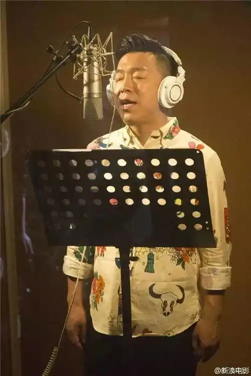 omg这样一个奇葩男,居然活成了无数人心中的男神